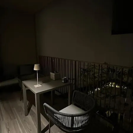 Per Due Con Balcone * Milánó